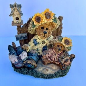 Boyds Bears Sunflower Garden Scene - Brown and Yellow